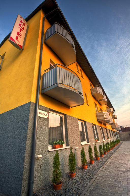 Hotel Albellus Брно Экстерьер фото
